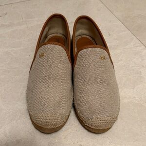 Women Casual Canvas Slip-On Loafers in Beige and Brown